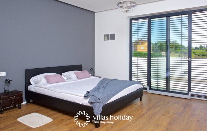 Spacious bedroom of Villa Aria