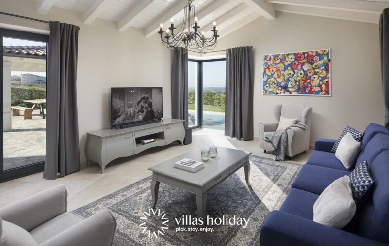 Spacious living room of Villa Edoardo