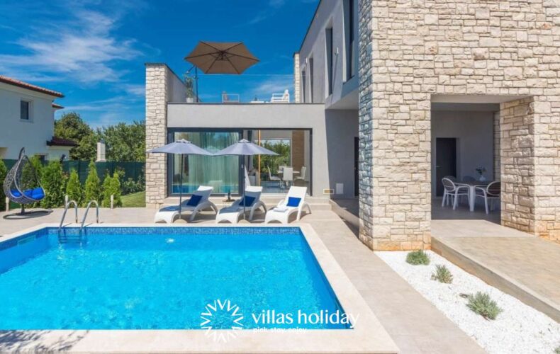 Modern pet-friendly villa with swimming pool in coastal Istria