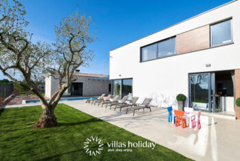 Spacious courtyard of Villa Ansi