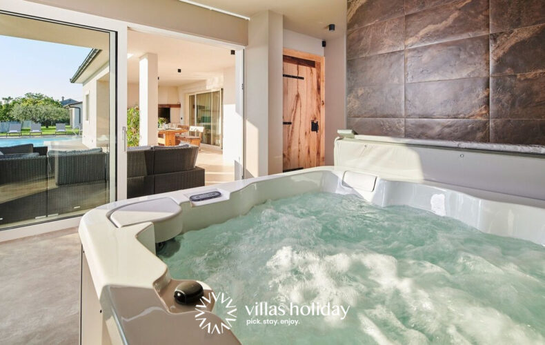 Jacuzzi of Villa Grgo