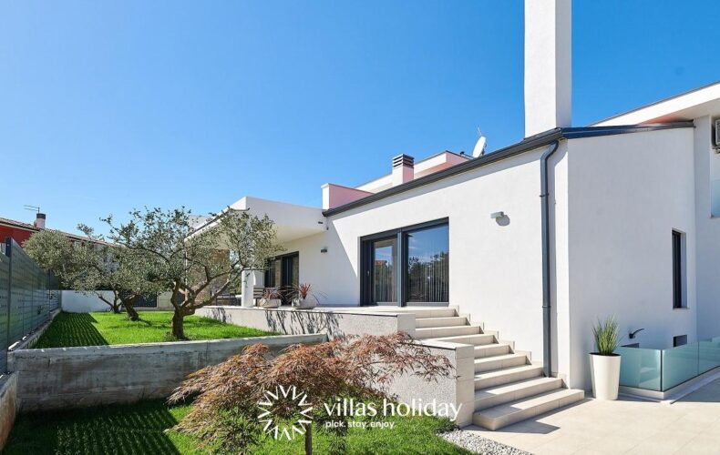 The courtyard of Villa Dolcea