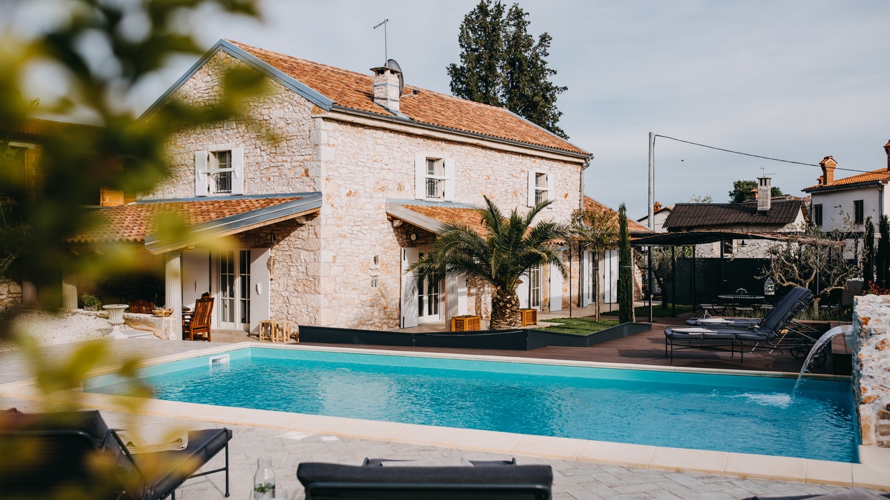 Authentic Villa San Lorenzo with a swimming pool