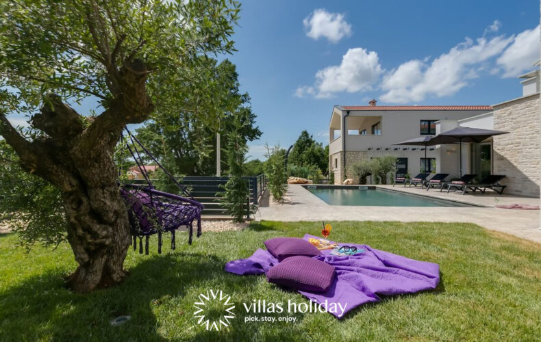 Lovely villa with swimming pool and sauna in coastal Istria