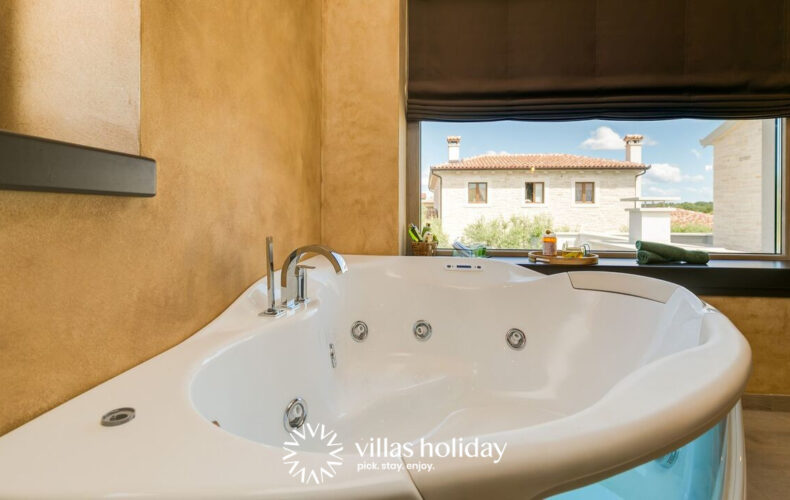 Hidromassage tub of Villa Maslina