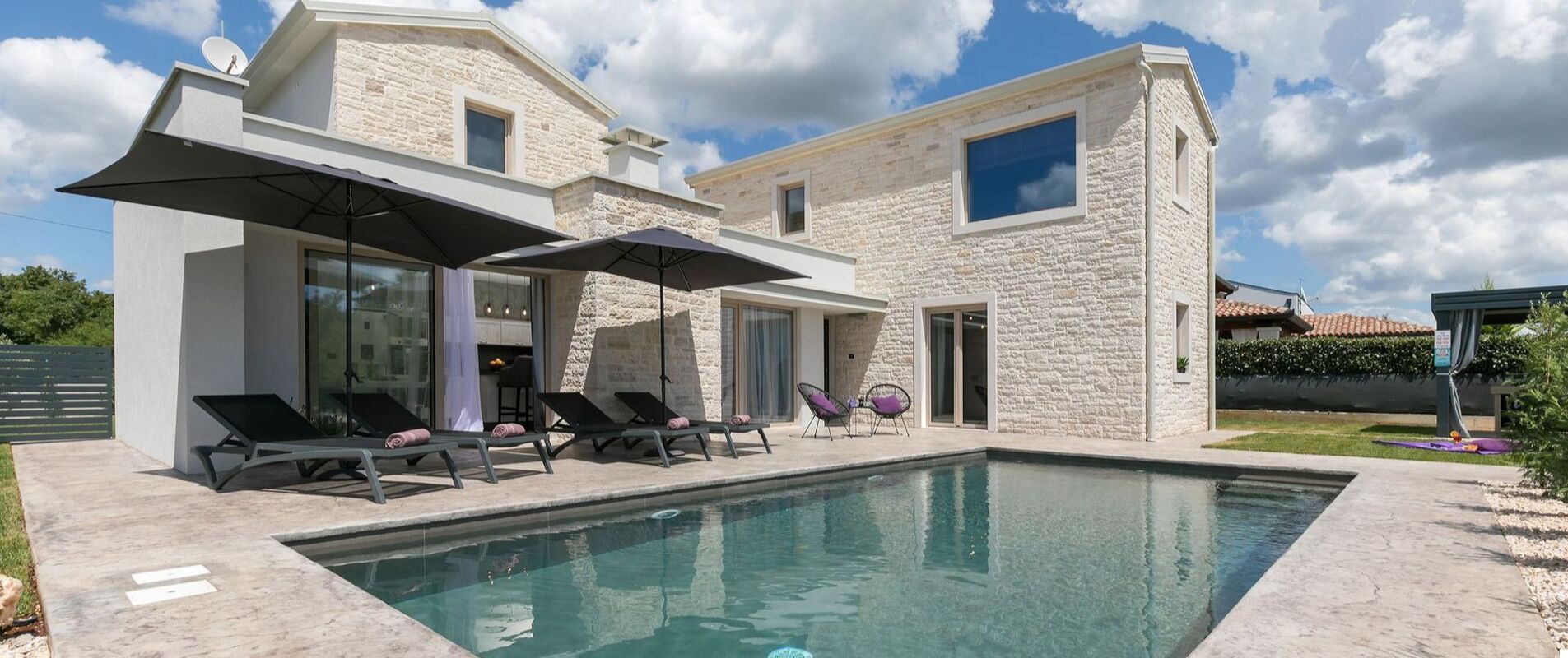 Cozy Villa Lavanda with a pool