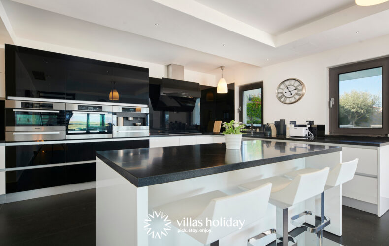 Spacious kitchen of Villa Blue Ocean