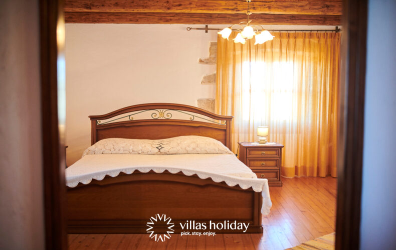 Second floor master bedroom of Villa Tamaris