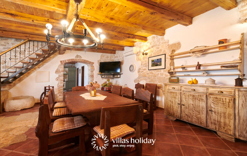 Dining room area of Villa Tamaris