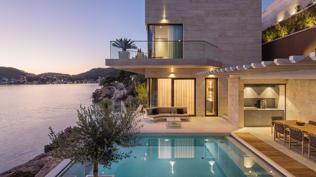 Bezaubernde Villa Antoan mit Infinity-Pool und Sauna