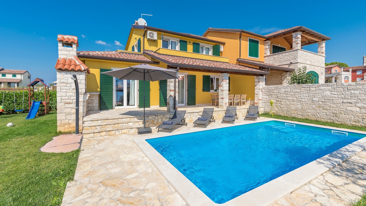 Charming Villa Maria Villanova with a swimming pool