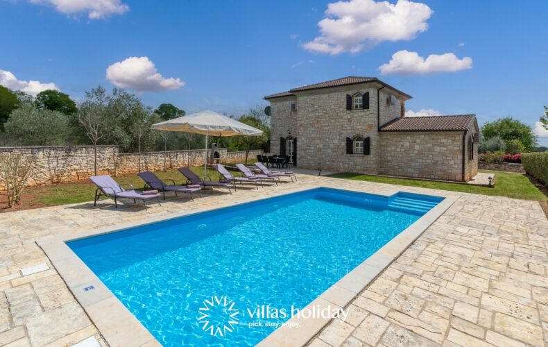 Charming pet-friendly villa with swimming pool in central Istria