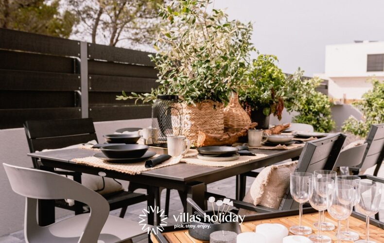 Outdoor dining area of Villa Domina