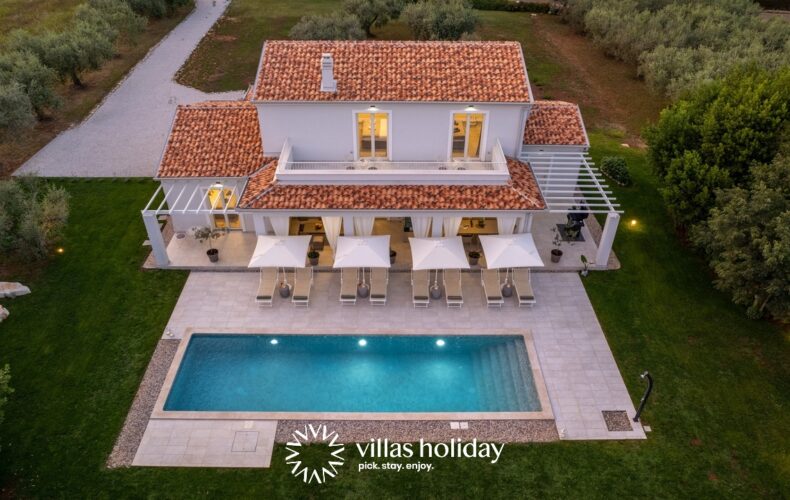 Lovely villa with swimming pool in coastal Istria