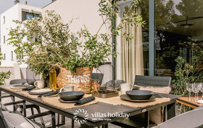 Outdoor dining area of Villa Domina