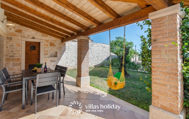 Rustic villa in central Istria