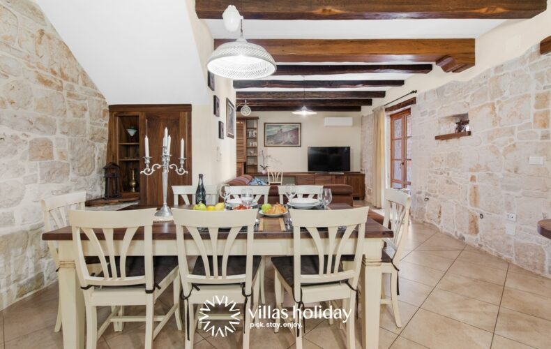 Dining area of Villa Banko