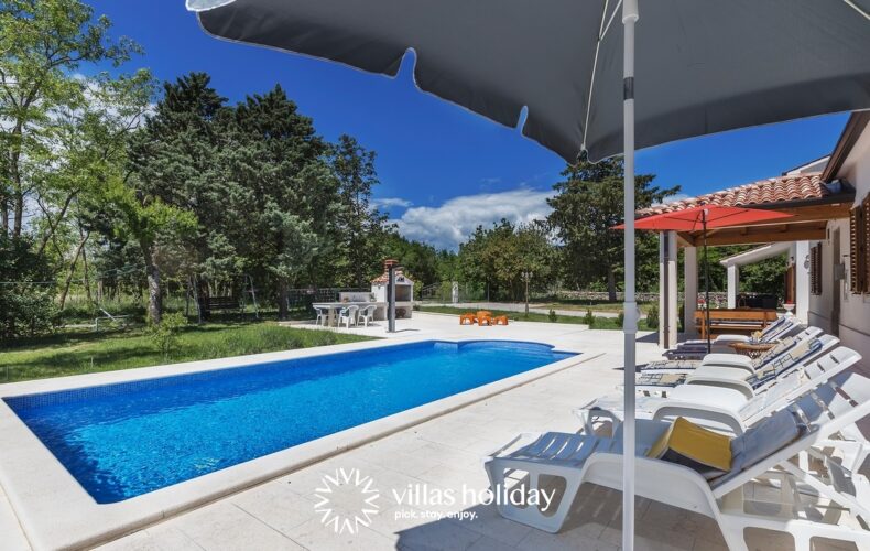 Charming villa with swimming pool in coastal Istria