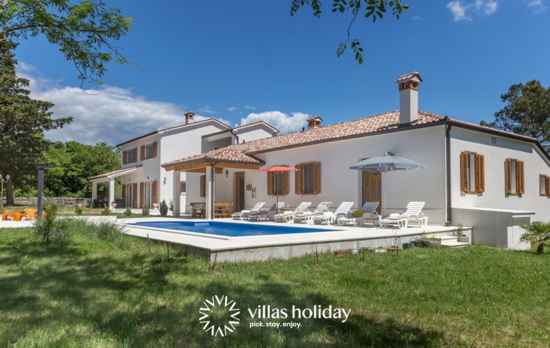 Charming villa with swimming pool in coastal Istria