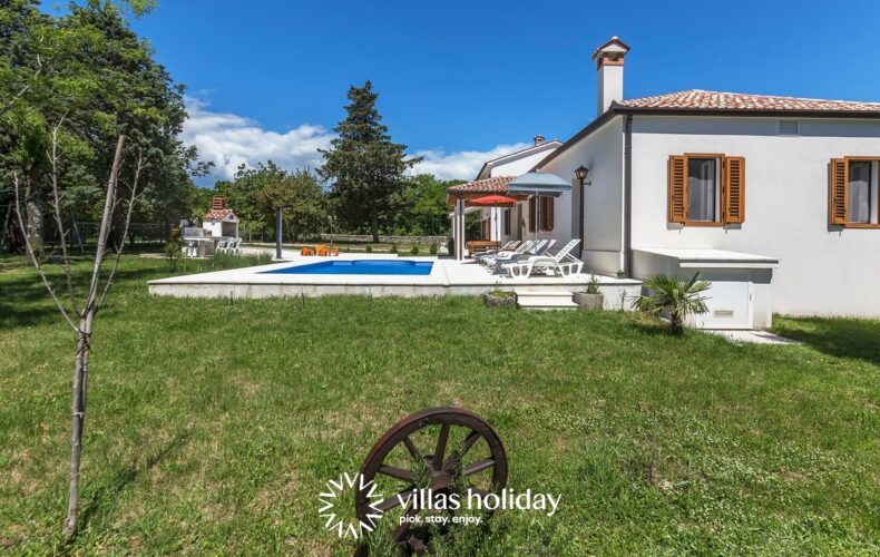 Charming villa with swimming pool in coastal Istria