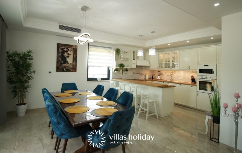 Kitchen and dining area of Villa Sara