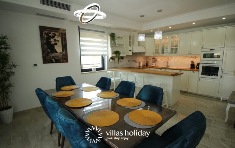 Kitchen and dining area of Villa Sara