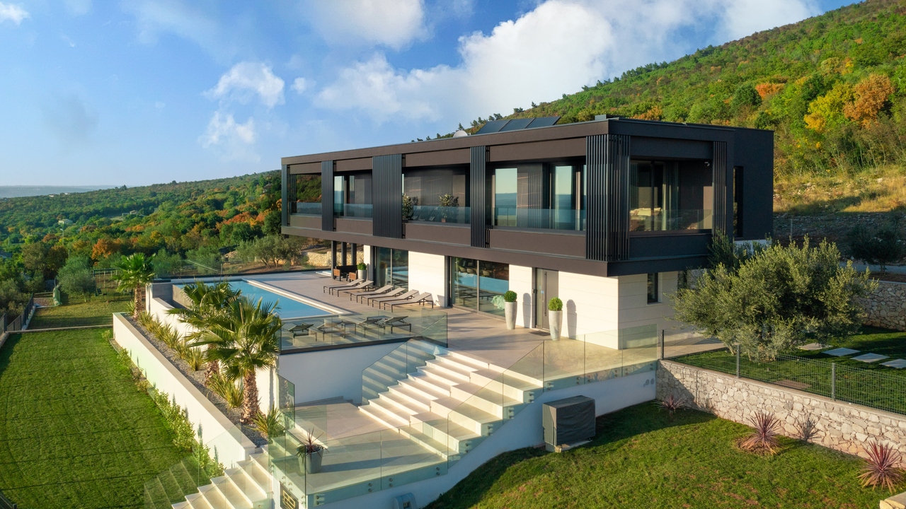 Spectacular Villa Panoramica with swimming pool, jacuzzi and sauna