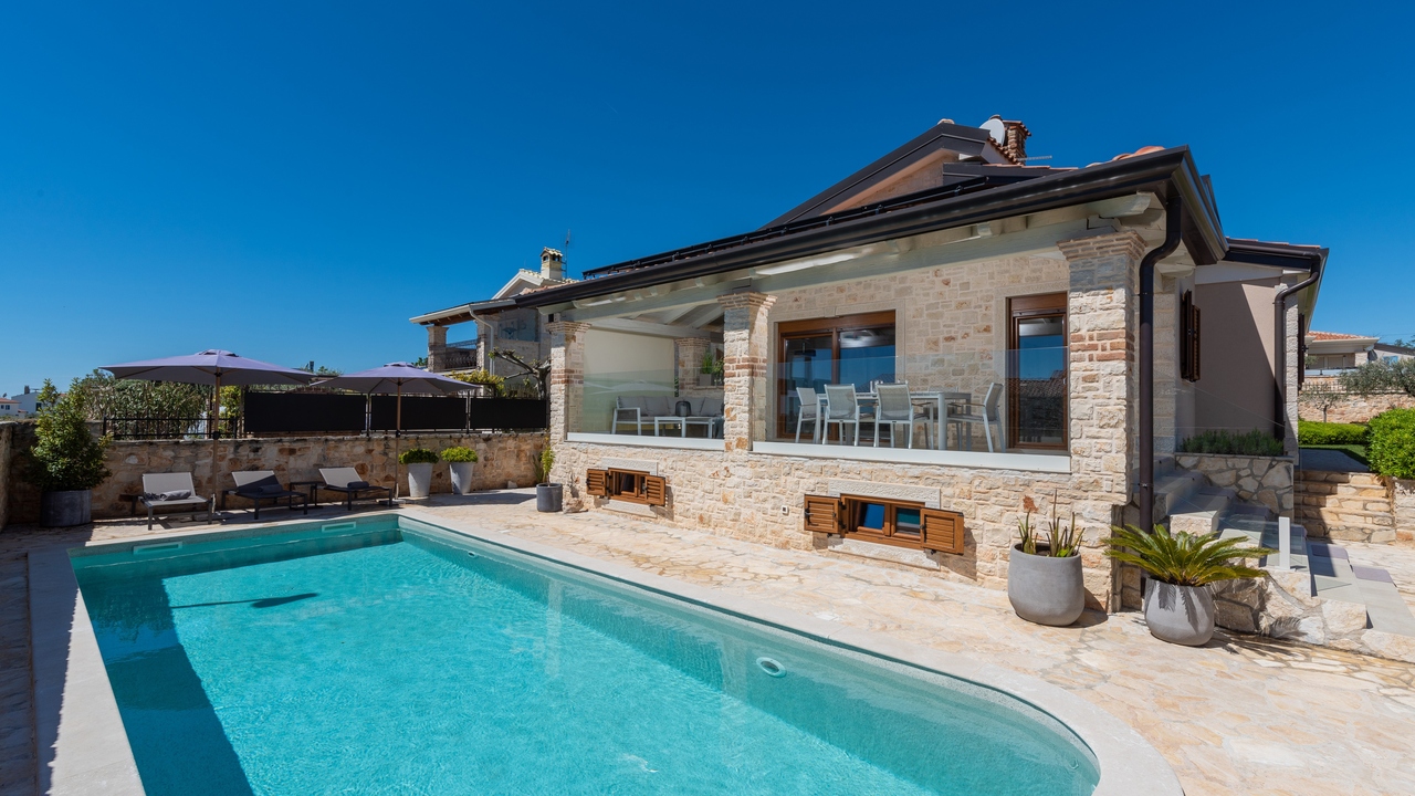Charming Villa Hardy with pool and infrared cabin