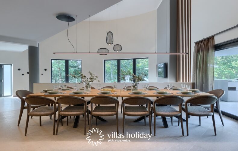 Dining area of Villa Viktor Tireli