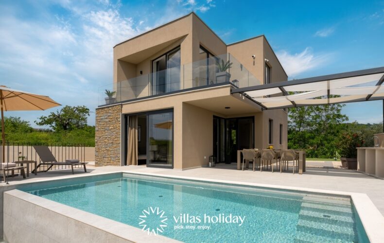 Luxurious villa with swimming pool and jacuzzi in central Istria