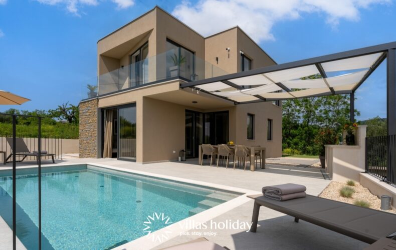 Luxurious villa with swimming pool and jacuzzi in central Istria