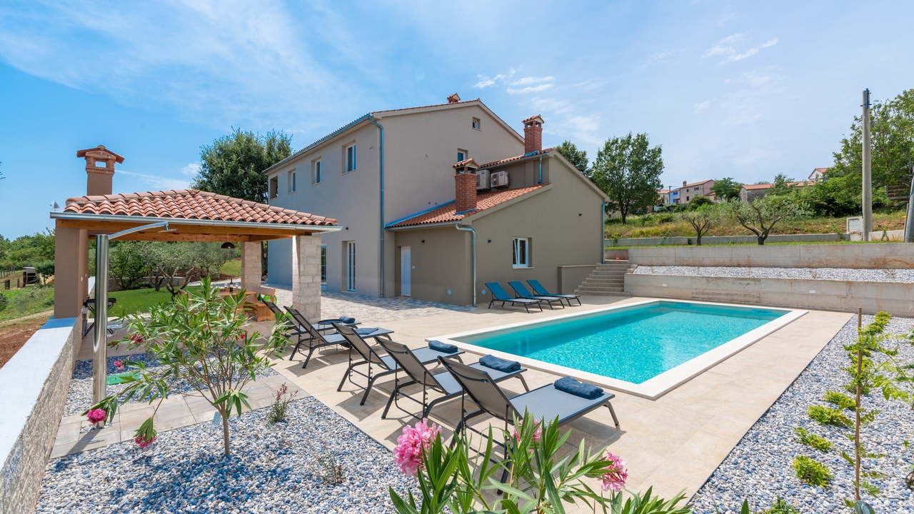 Idyllic Casa San Vital with a swimming pool