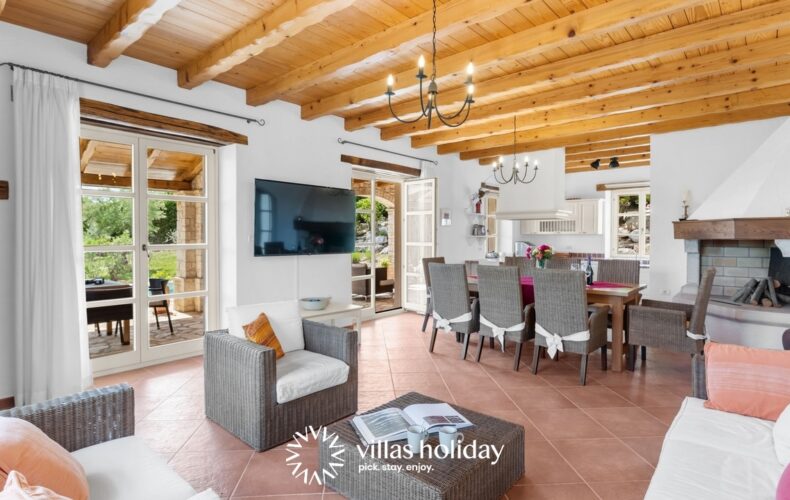 Living room and dining area of Villa Habibi