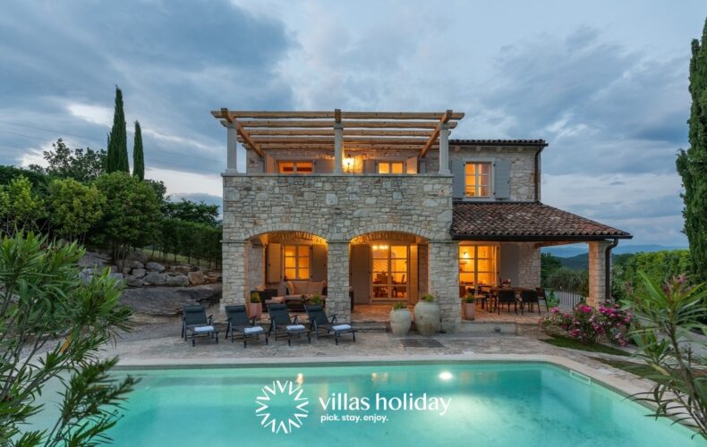 Charming Istrian villa with swimming pool in central Istria