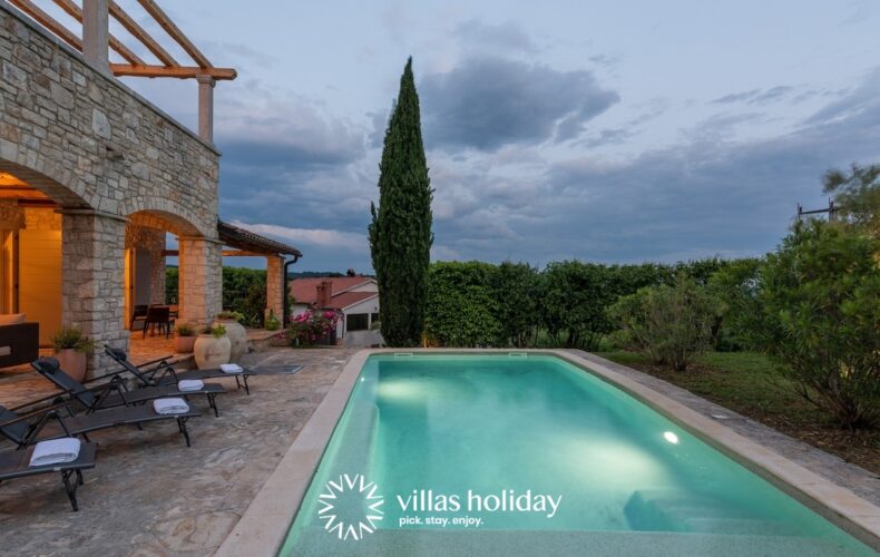 Charming Istrian villa with swimming pool in central Istria