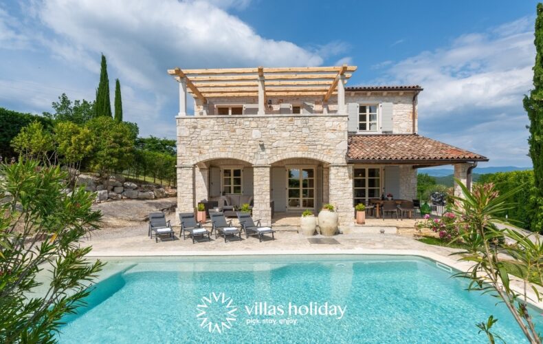 Charming Istrian villa with swimming pool in central Istria