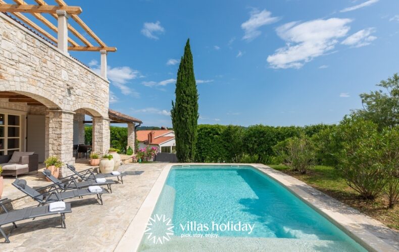 Charming Istrian villa with swimming pool in central Istria