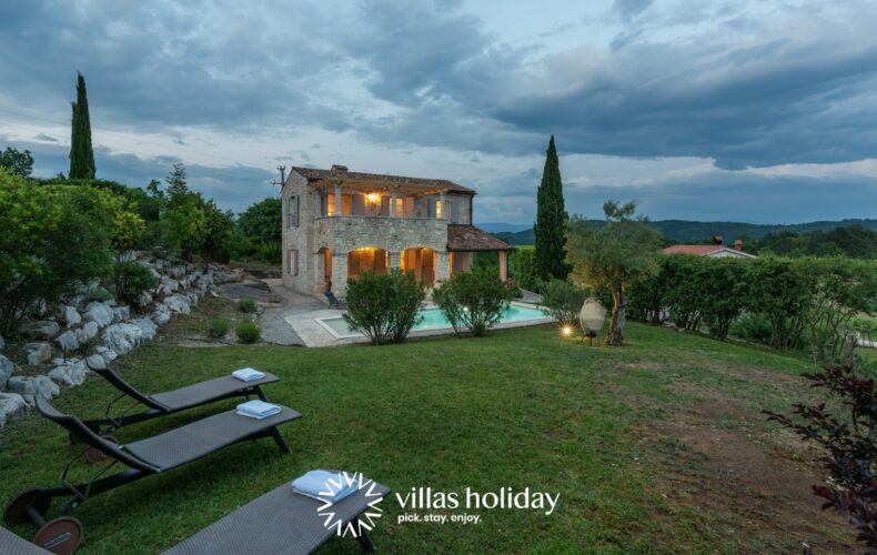 Charming Istrian villa with swimming pool in central Istria