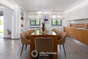 Kitchen and dining area of Villa Filton