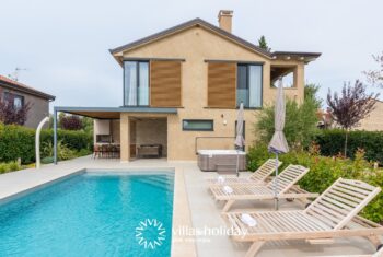 Villa with swimming pool sauna and jacuzzi in coastal Istria