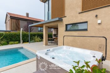 Jacuzzi of Villa Vallis