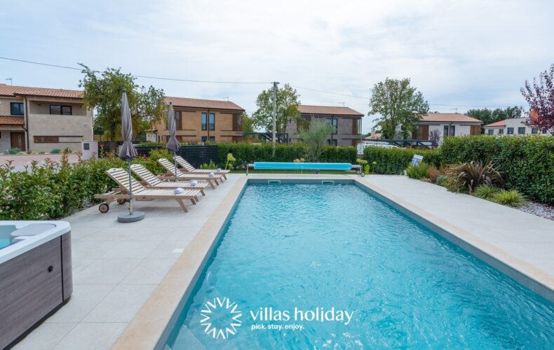 Swimming pool of Villa Vallis