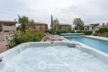 Jacuzzi of Villa Vallis