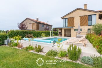 Villa with swimming pool sauna and jacuzzi in coastal Istria