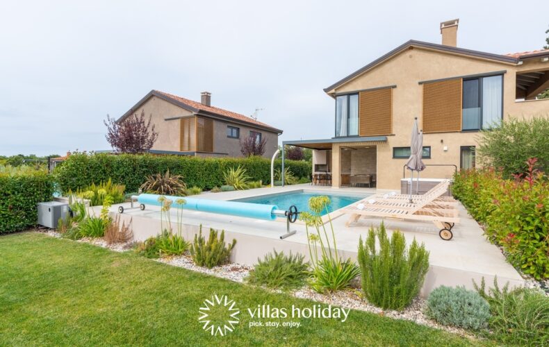 Villa with swimming pool sauna and jacuzzi in coastal Istria