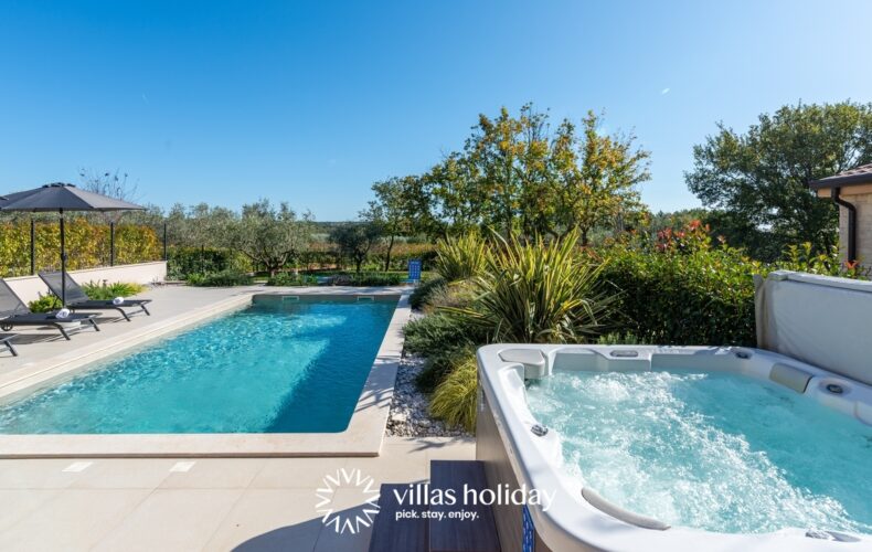 Villa with swimming pool and jacuzzi in coastal Istria