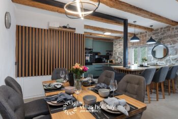 Dining area of Villa Green Garden