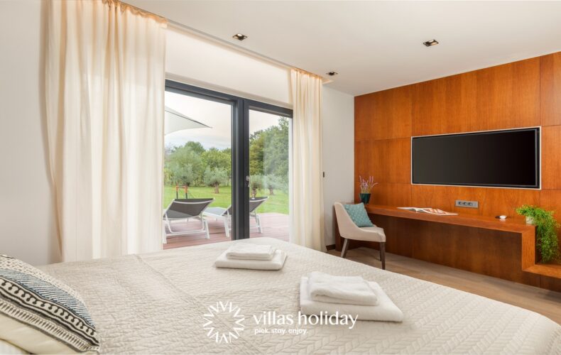 Spacious bedroom of Villa Istria Green