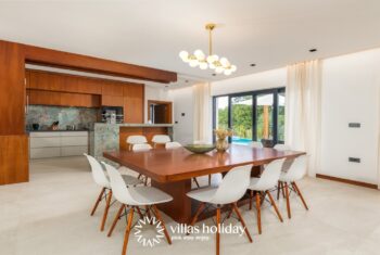 Kitchen and dining area of Villa Istria Green