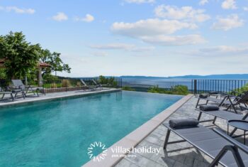 Infinity pool of Villa Green Garden